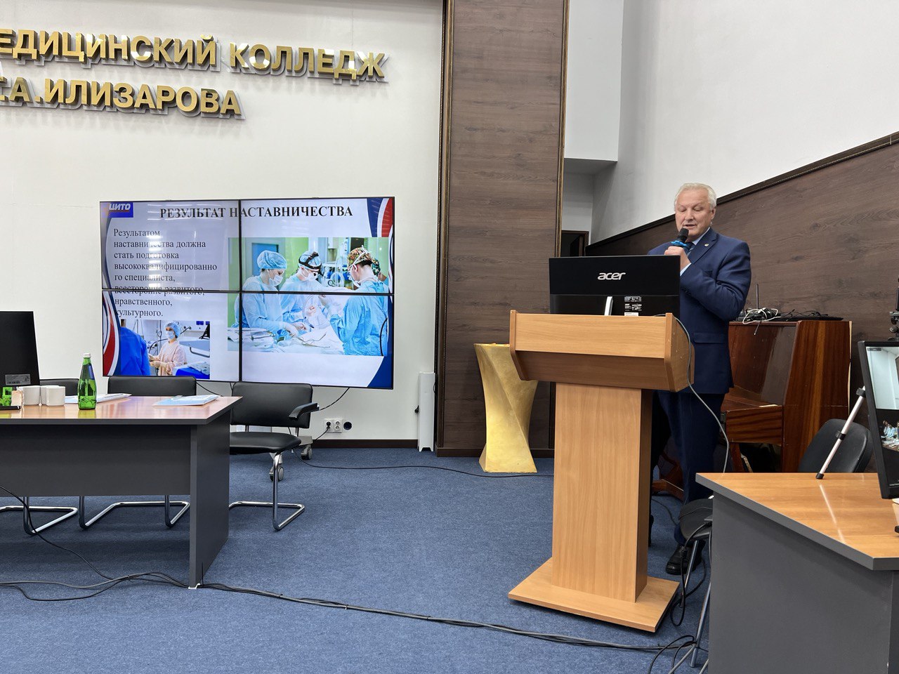 Профессор кафедры травматологии и ортопедии Очкуренко А.А. DSCF1173_res.JPG